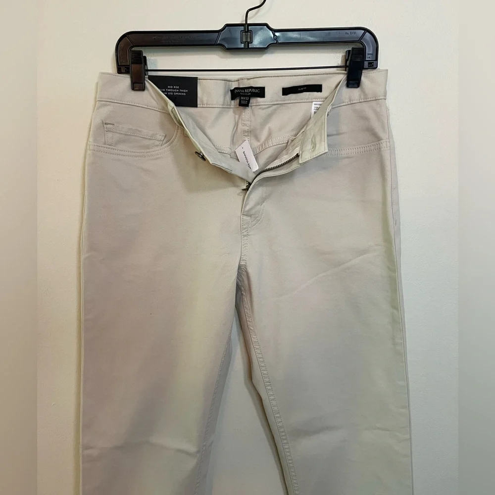 Banana Republic Traveler Men Slim Fit Mid Rise Pant Size 30*32. NWT